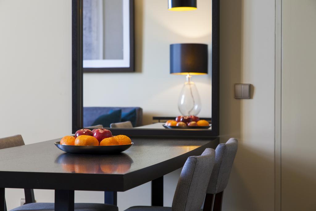 Joivy Downtown Market Apartments Lisbona Esterno foto
